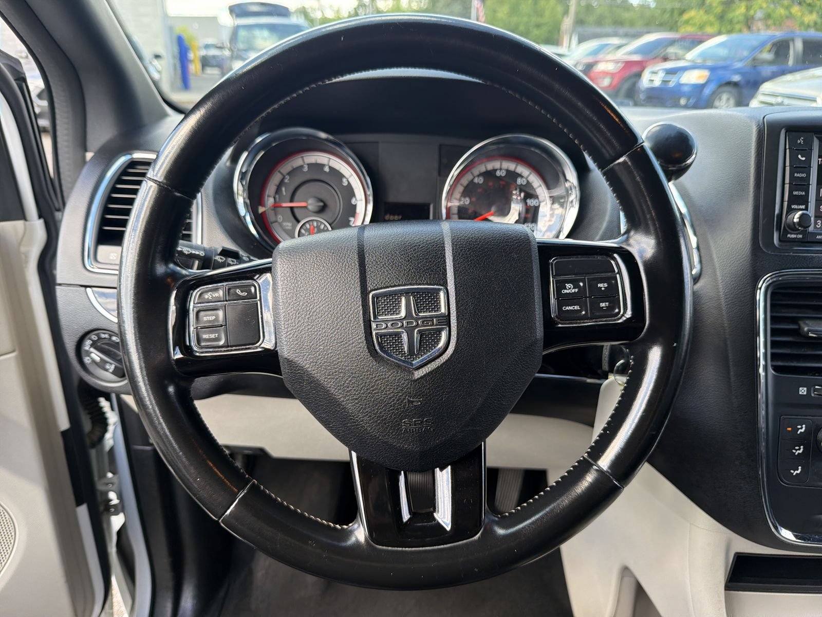 Used 2020 Dodge Grand Caravan SXT FWD image 23