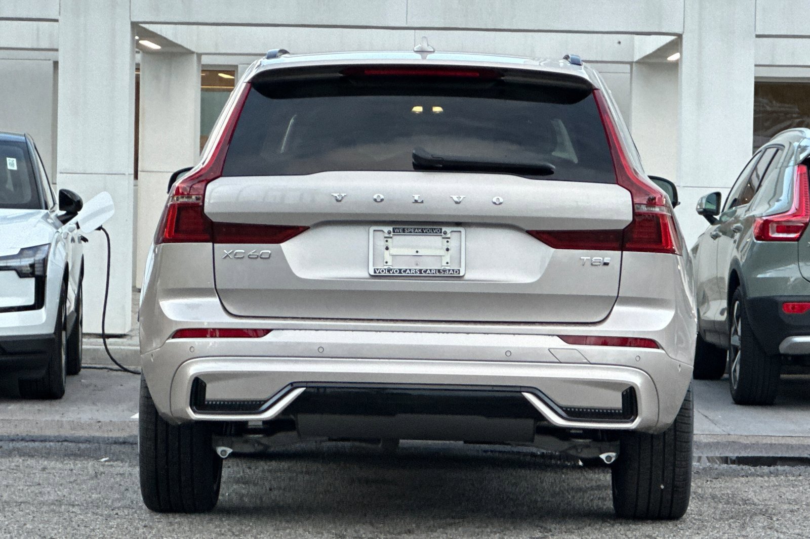 New 2026 Volvo XC60 T8 Ultra w/ Climate Package image 6