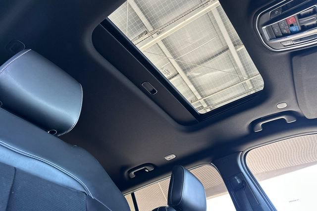 Certified 2023 Jeep Grand Cherokee L Laredo RWD image 4