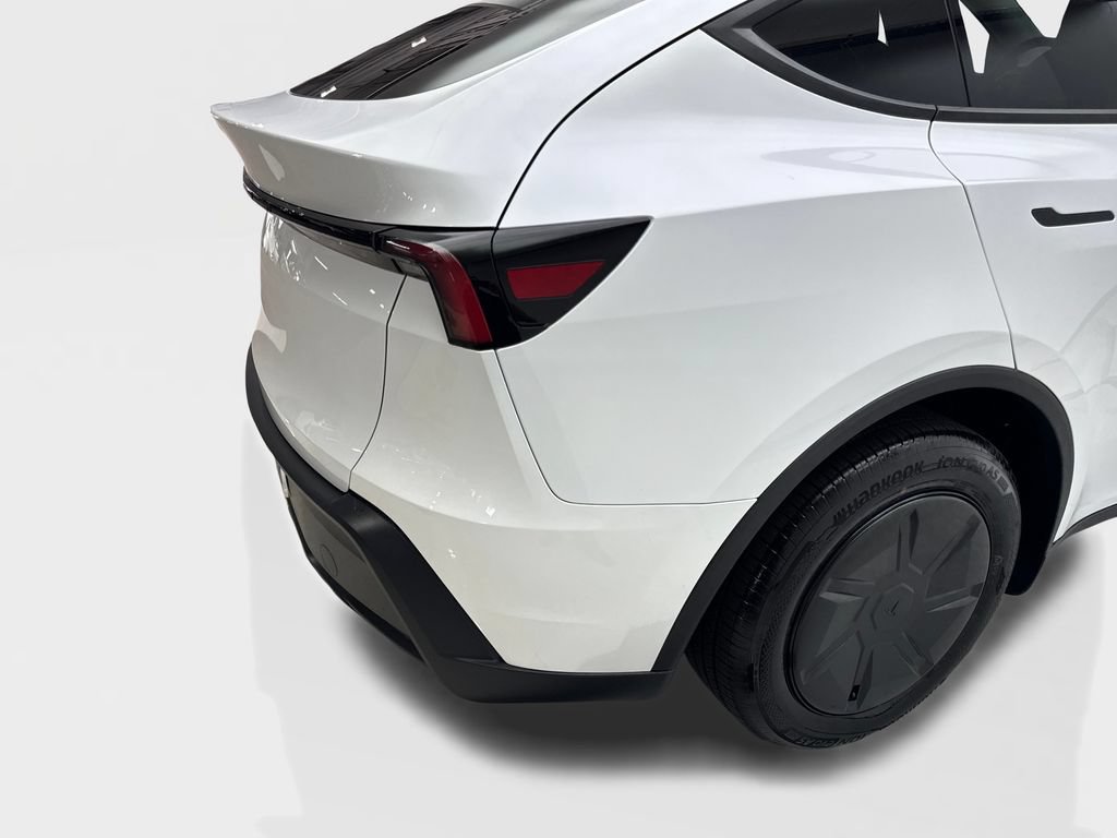 Used 2026 Tesla Model Y 2WD image 16