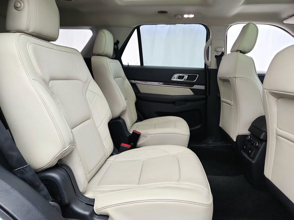 Used 2019 Ford Explorer Platinum AWD/4WD image 32