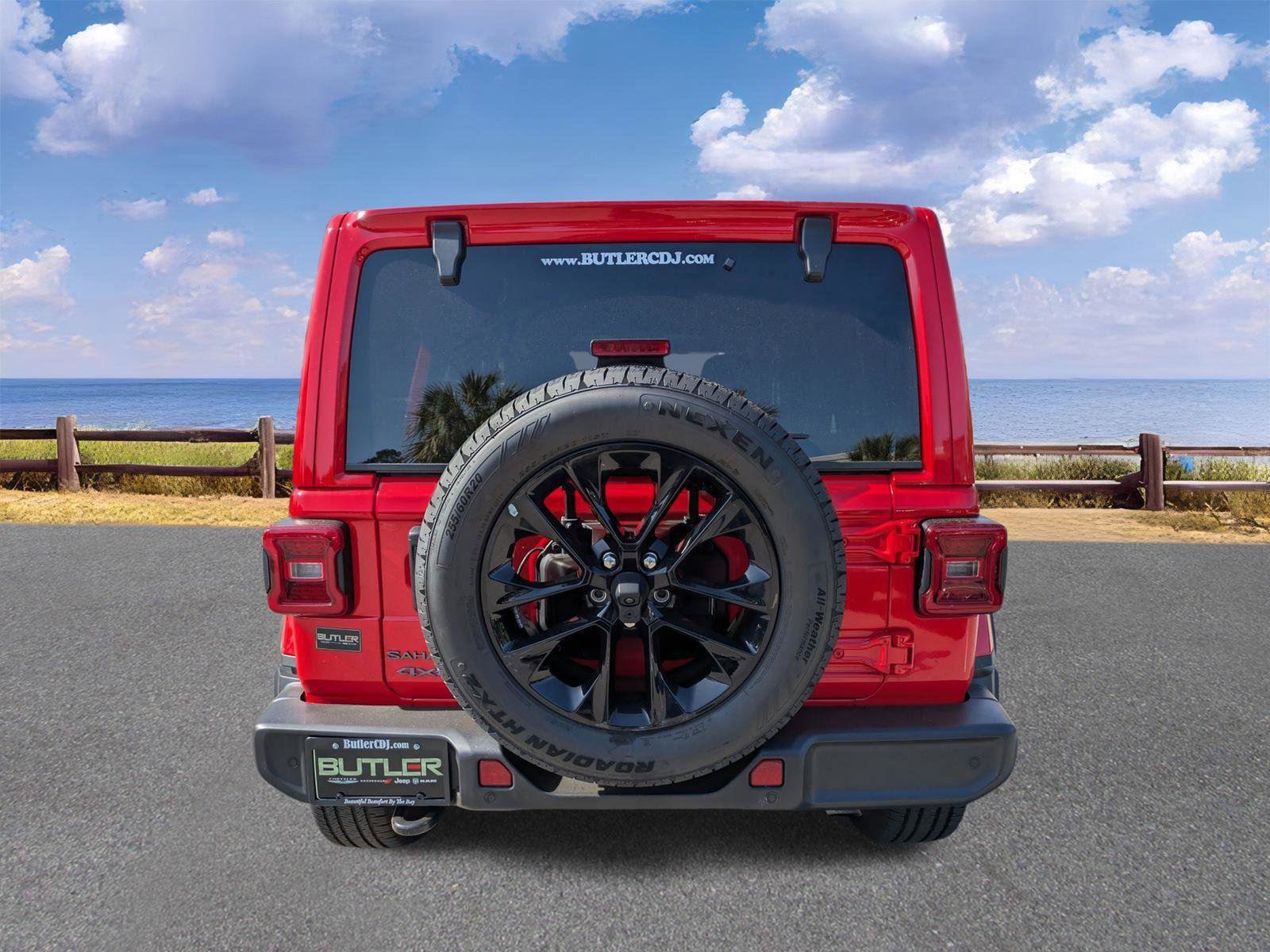 Used 2025 Jeep Wrangler Sahara w/ Safety Group AWD/4WD image 7