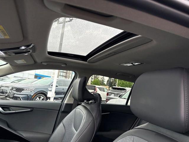 Certified 2023 Kia Niro SX Touring FWD image 17