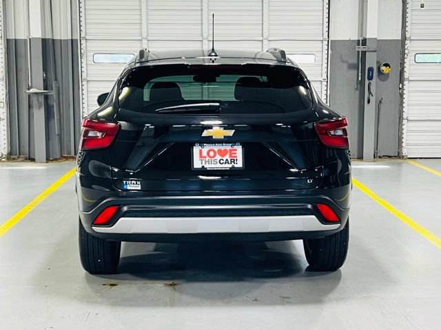 Used 2025 Chevrolet Trax LT w/ LT Convenience Package FWD image 16