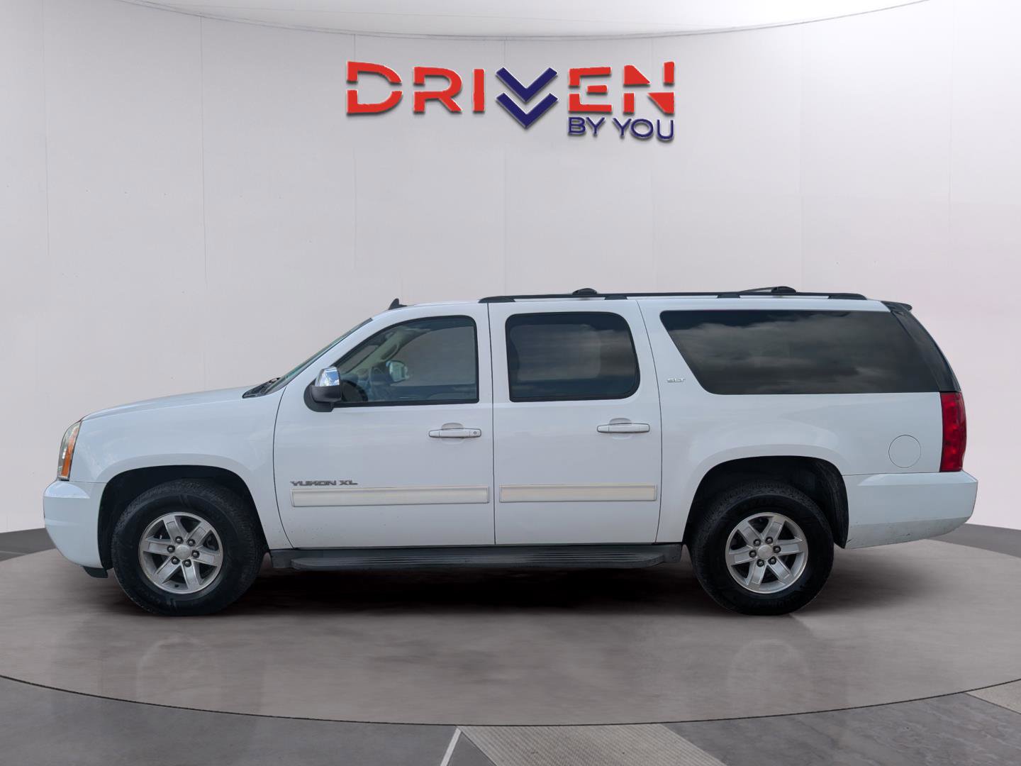 Used 2011 GMC Yukon XL SLT w/ SLT-2 Equipment Package image 2