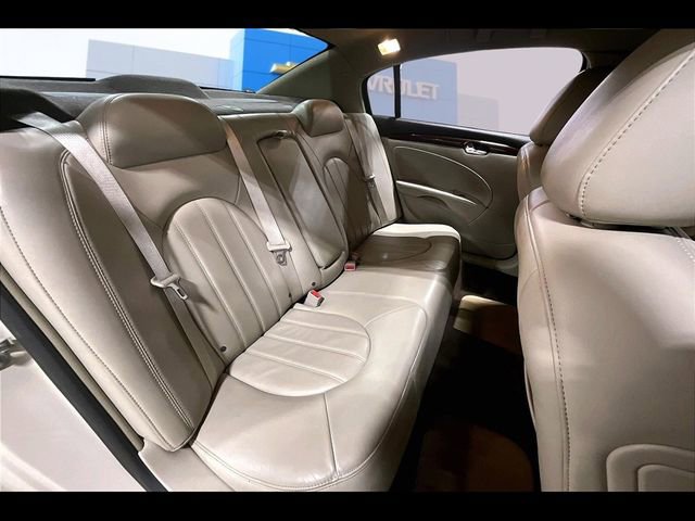 Used 2010 Buick Lucerne CXL image 20