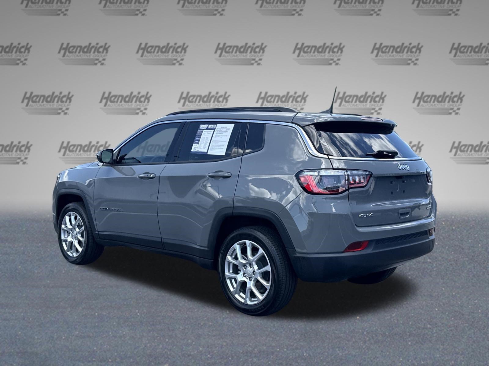 Used 2023 Jeep Compass Latitude AWD/4WD image 8