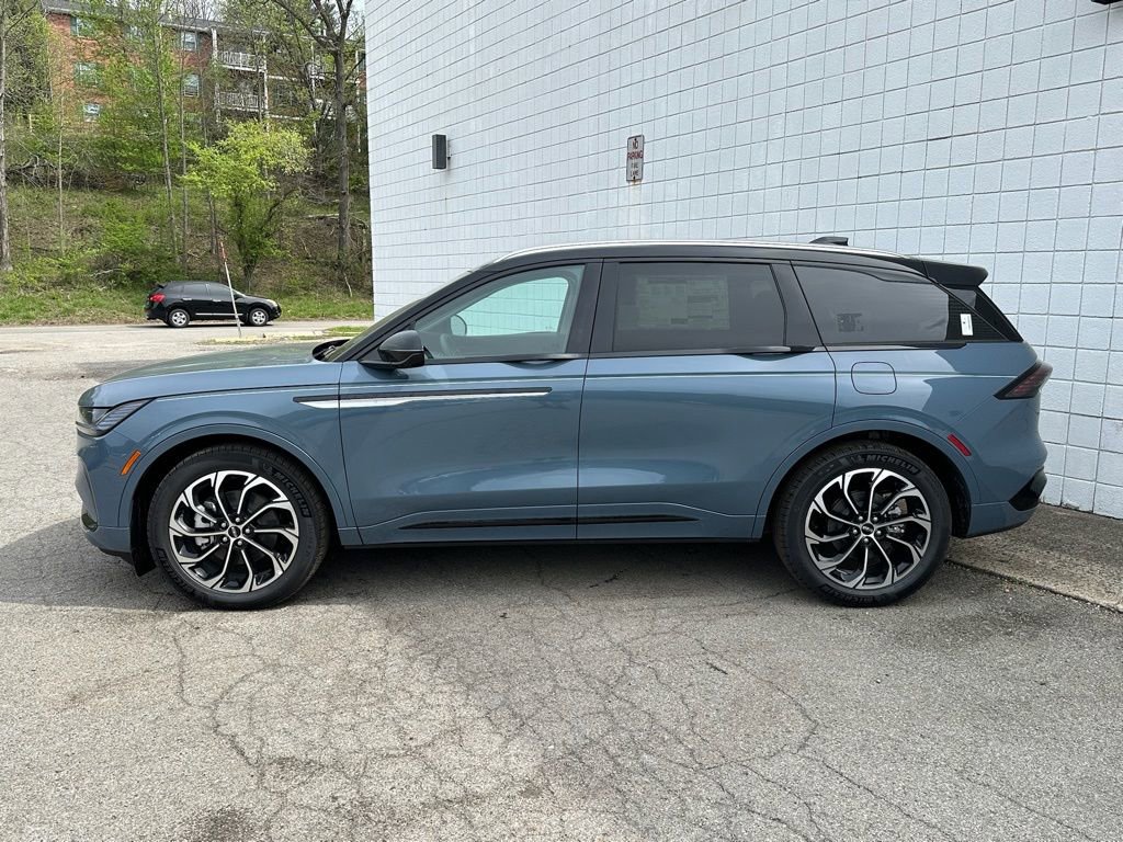 New 2026 Lincoln Nautilus Reserve AWD/4WD image 2