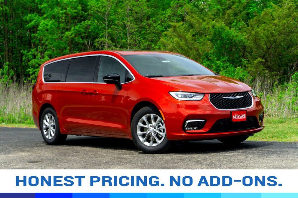 New 2026 Chrysler Pacifica Limited FWD image 1