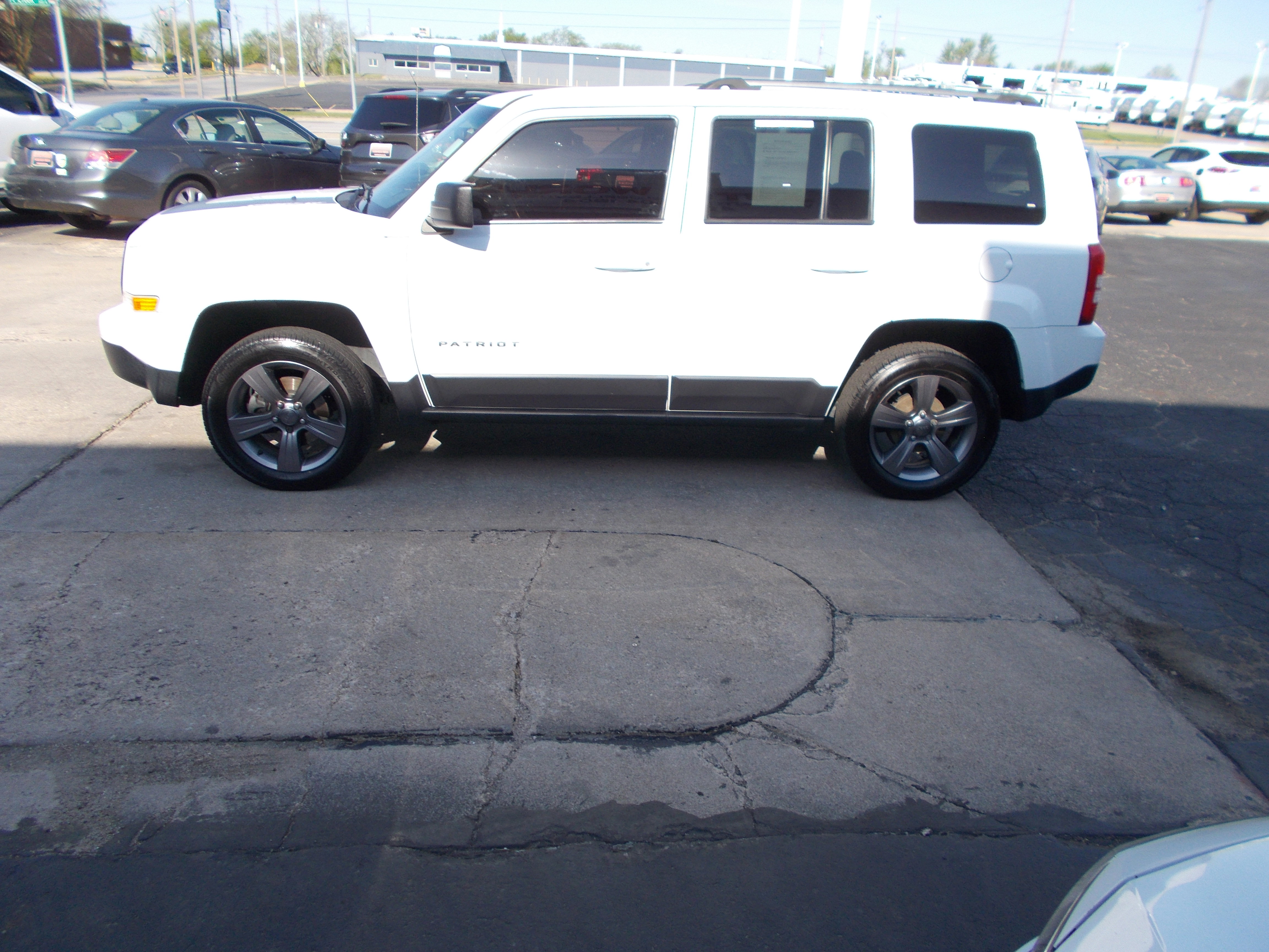 Used 2016 Jeep Patriot Sport w/ Power Value Group FWD image 6