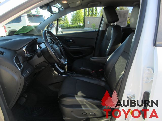 Used 2022 Chevrolet Trax LT w/ LT Convenience Package image 11