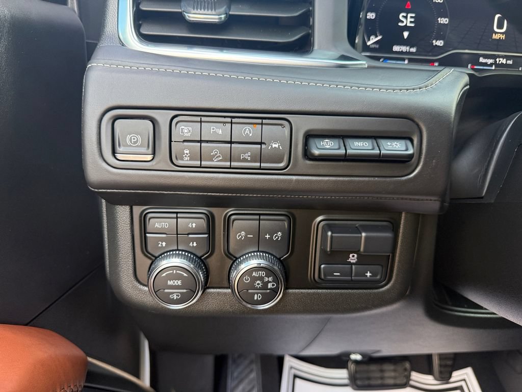 Used 2023 GMC Yukon XL Denali Ultimate AWD/4WD image 24