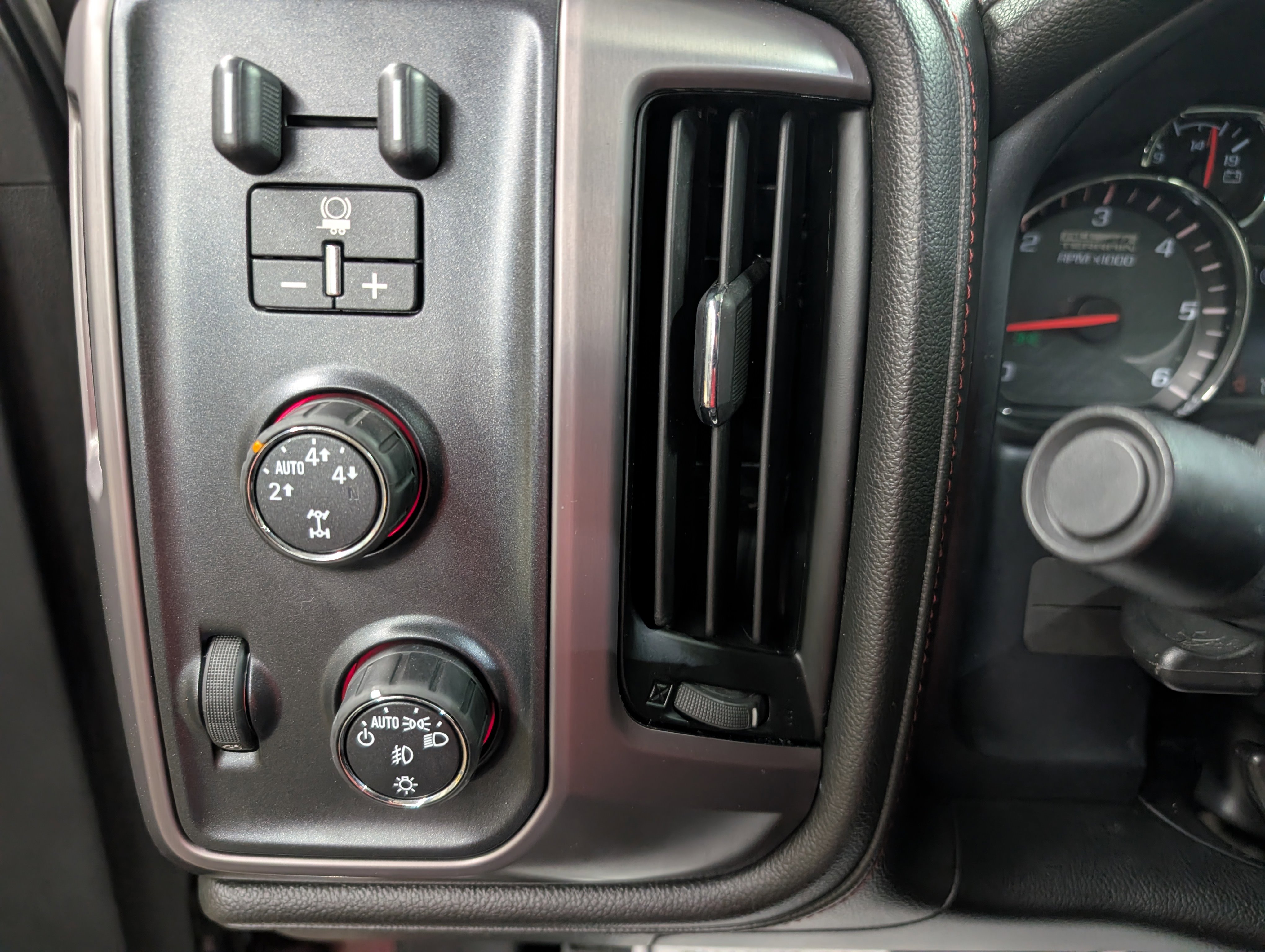 Used 2014 GMC Sierra 1500 SLT w/ All-Terrain Package AWD/4WD image 15