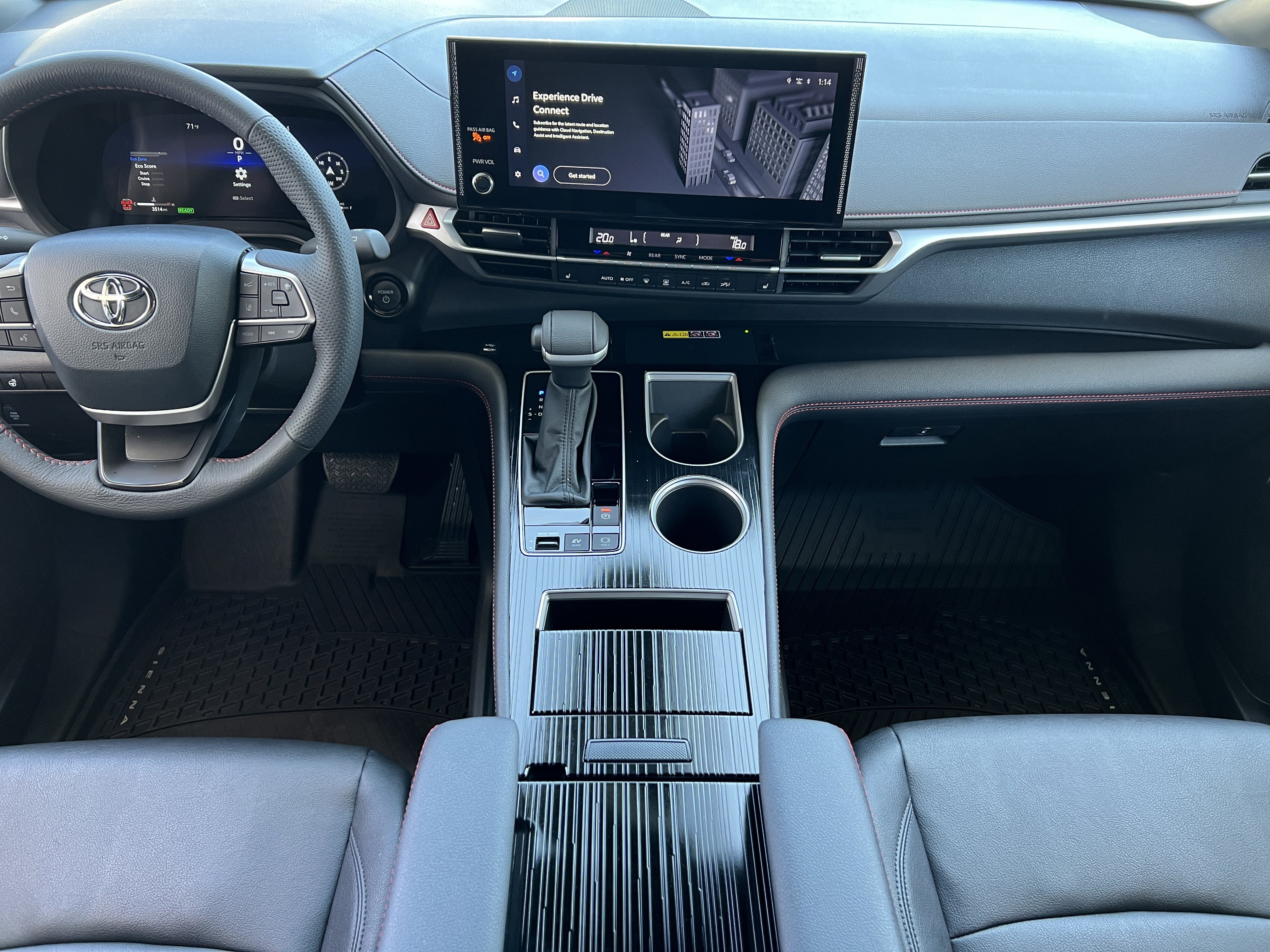 Used 2025 Toyota Sienna XSE AWD/4WD image 30