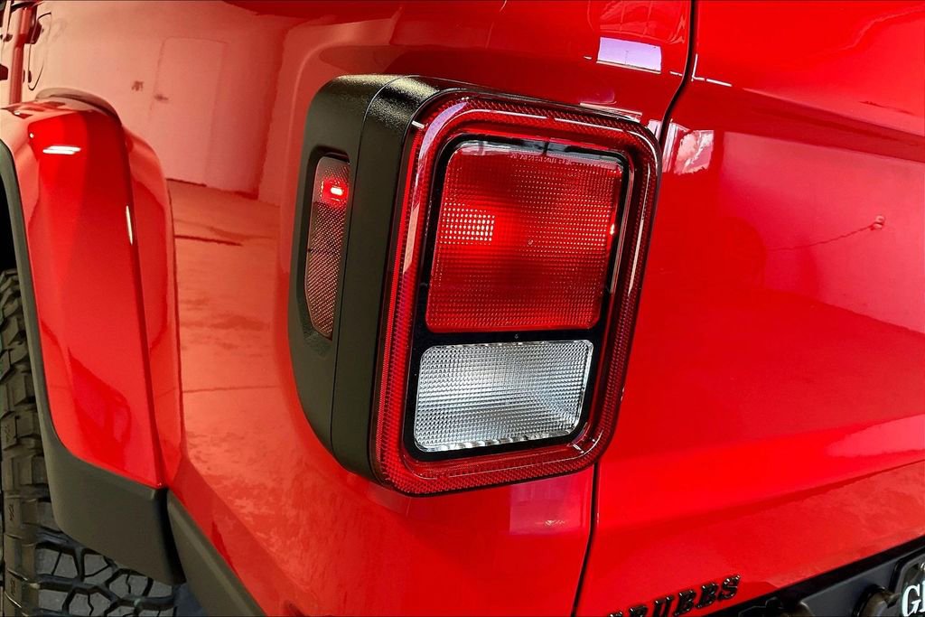 New 2025 Jeep Gladiator Sport image 38