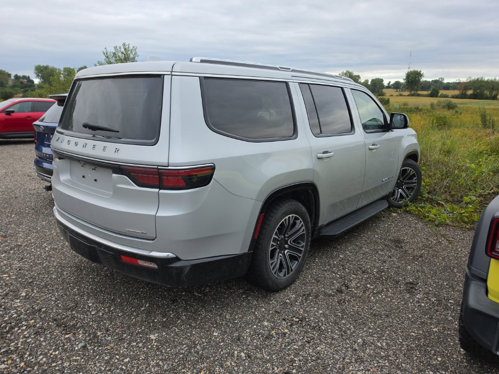 Used 2022 Jeep Wagoneer Series III w/ Rear Seat Entertainment Group AWD/4WD image 7