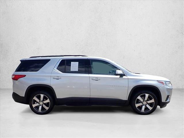 Used 2021 Chevrolet Traverse LT w/ LT Premium Package AWD/4WD image 4