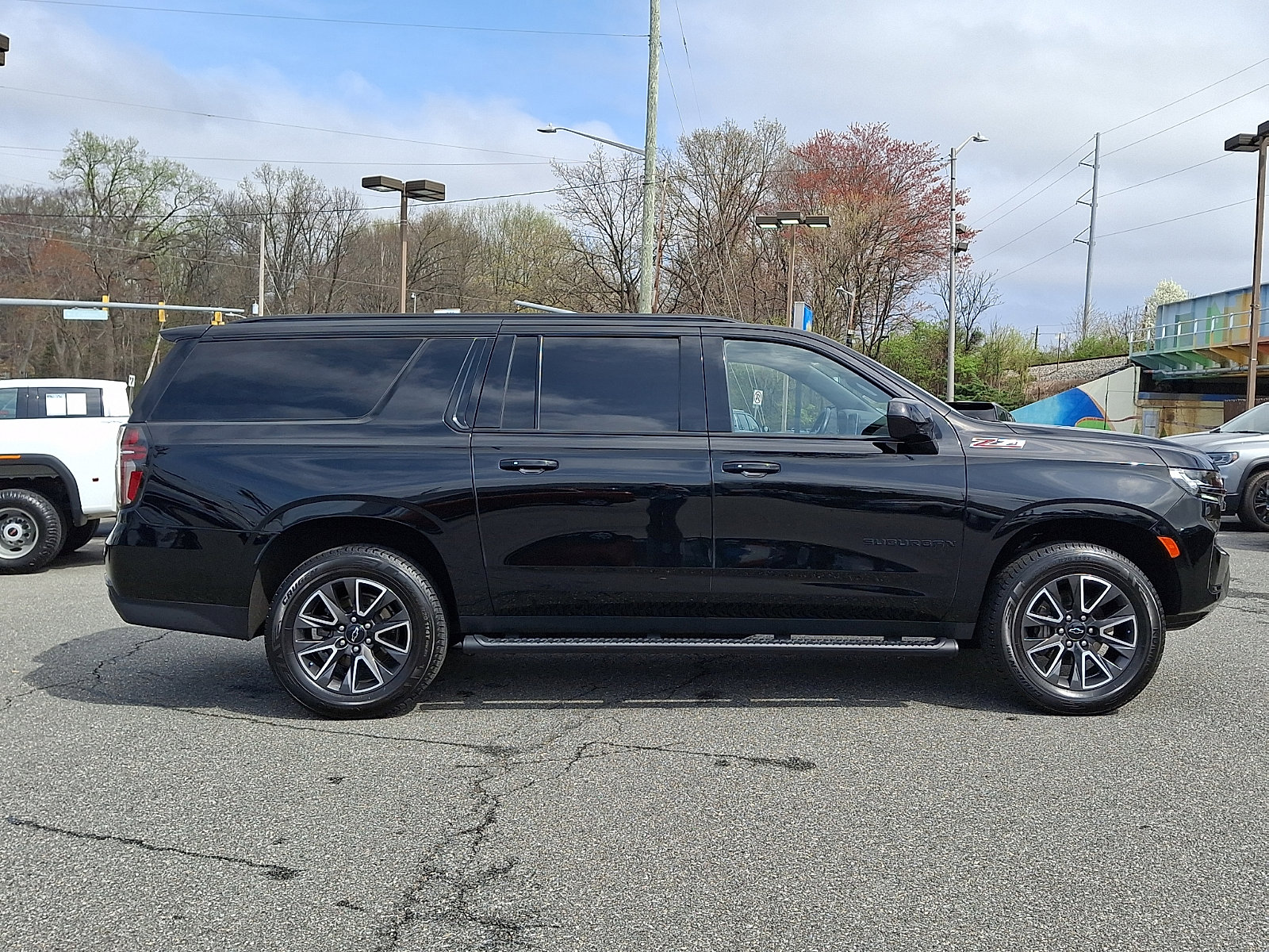 Used 2022 Chevrolet Suburban Z71 AWD/4WD image 7