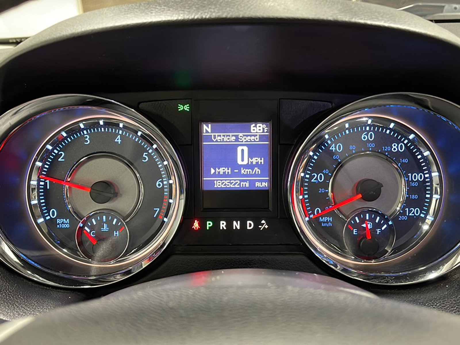 Used 2015 Chrysler Town & Country Touring FWD image 5