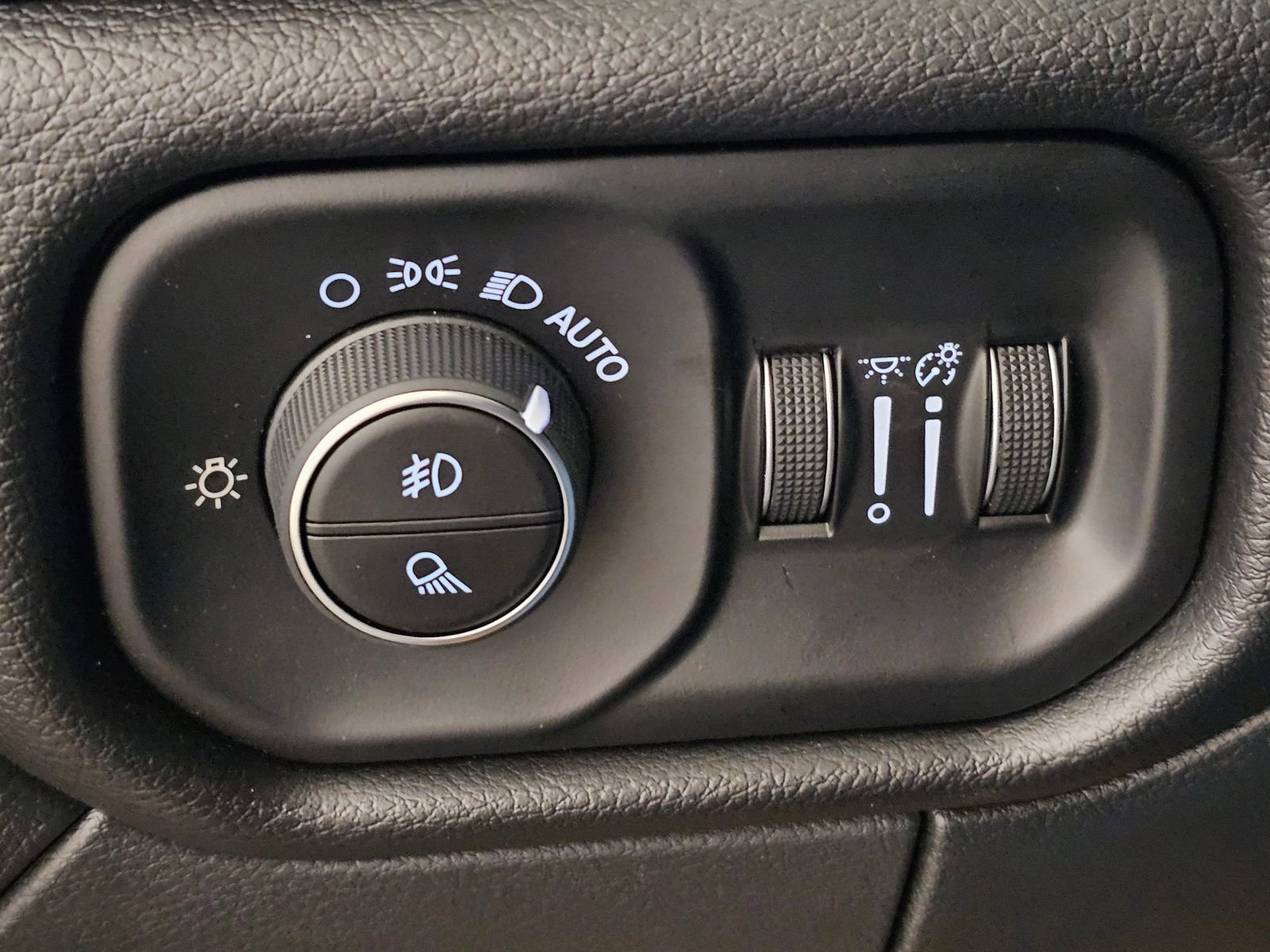 New 2026 RAM 2500 Laramie w/ Sport Appearance Package image 29