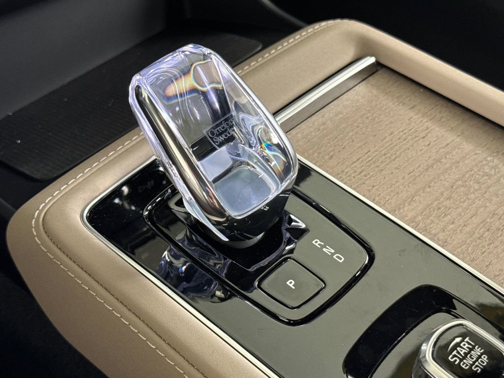 New 2026 Volvo XC90 B6 Core image 22