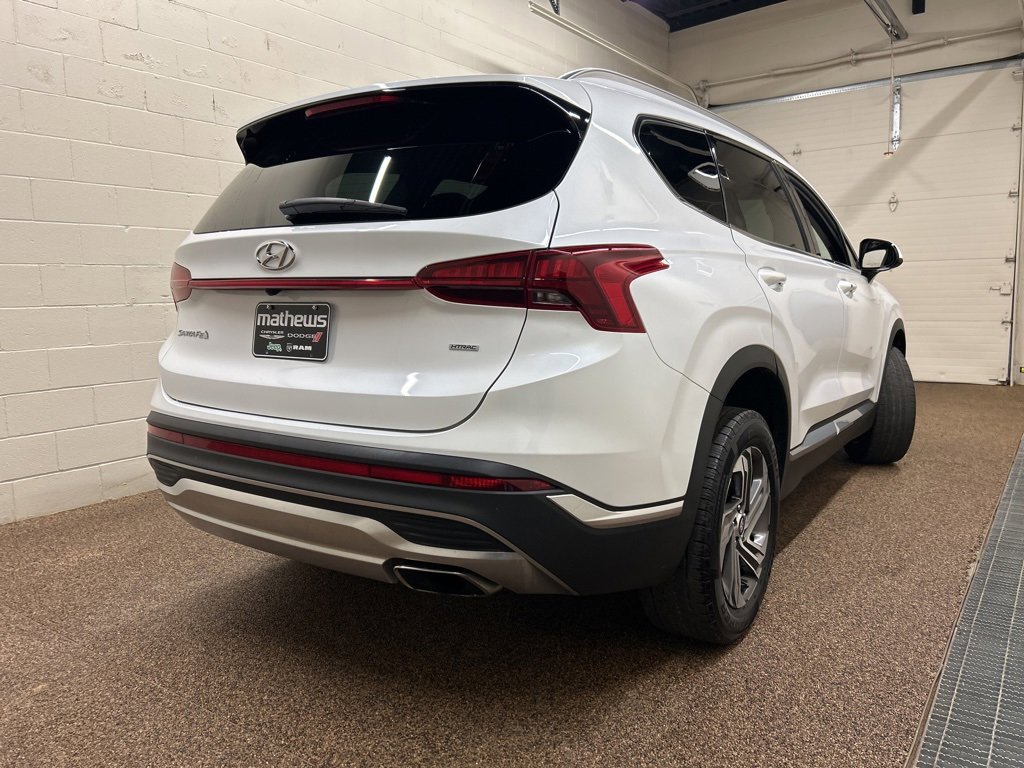 Used 2021 Hyundai Santa Fe SEL image 2