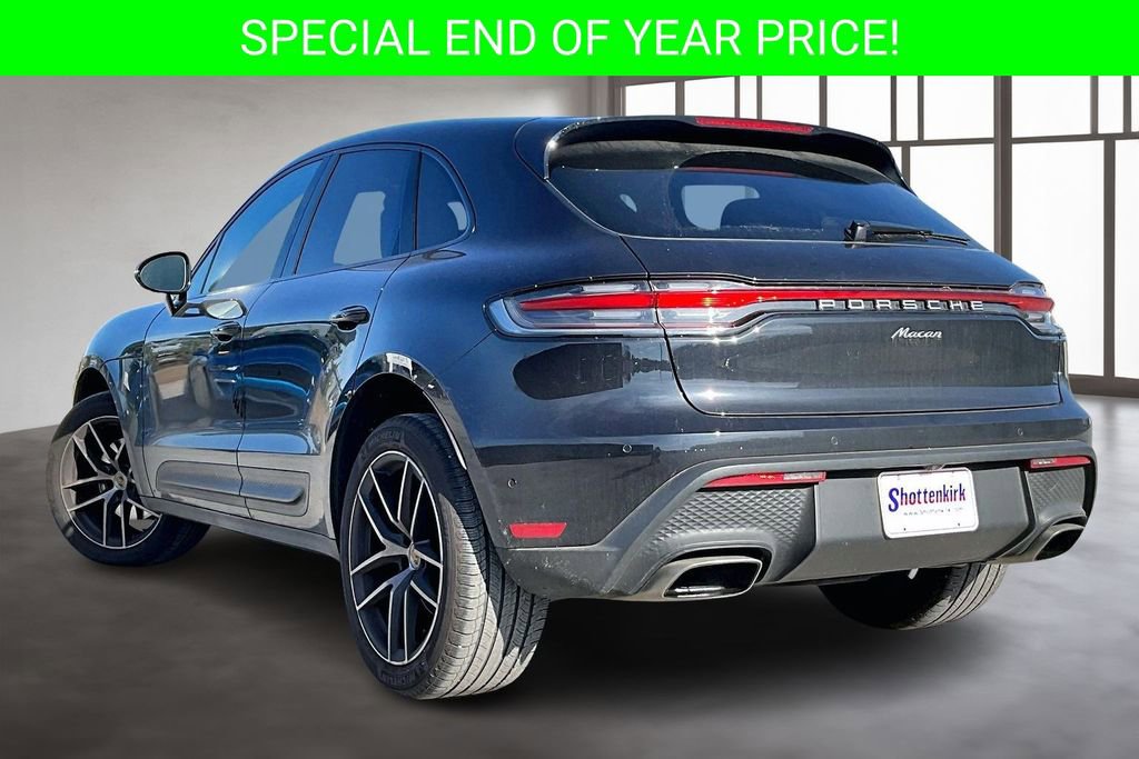 Used 2023 Porsche Macan Turbo image 4