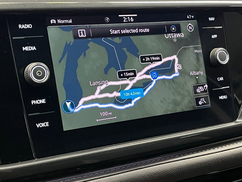 Used 2023 Volkswagen Taos SEL image 29