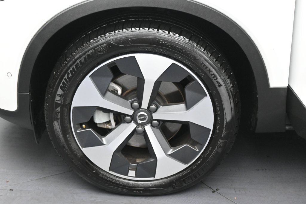 Used 2026 Volvo XC40 B5 Plus AWD/4WD image 16