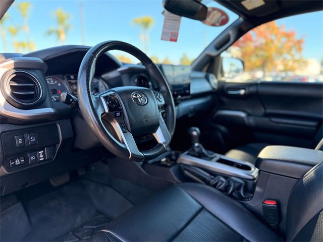 Used 2022 Toyota Tacoma Limited image 10