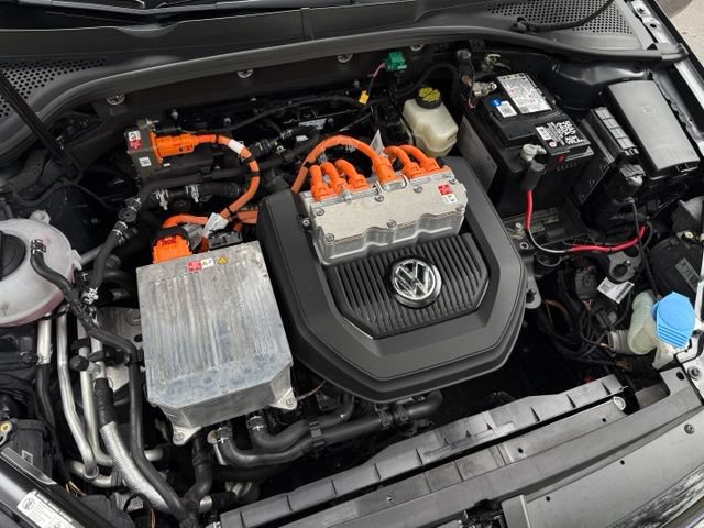 Used 2016 Volkswagen e-Golf SEL Premium FWD image 27