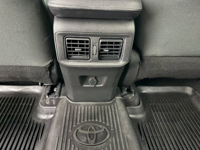 Used 2022 Toyota RAV4 LE FWD image 31