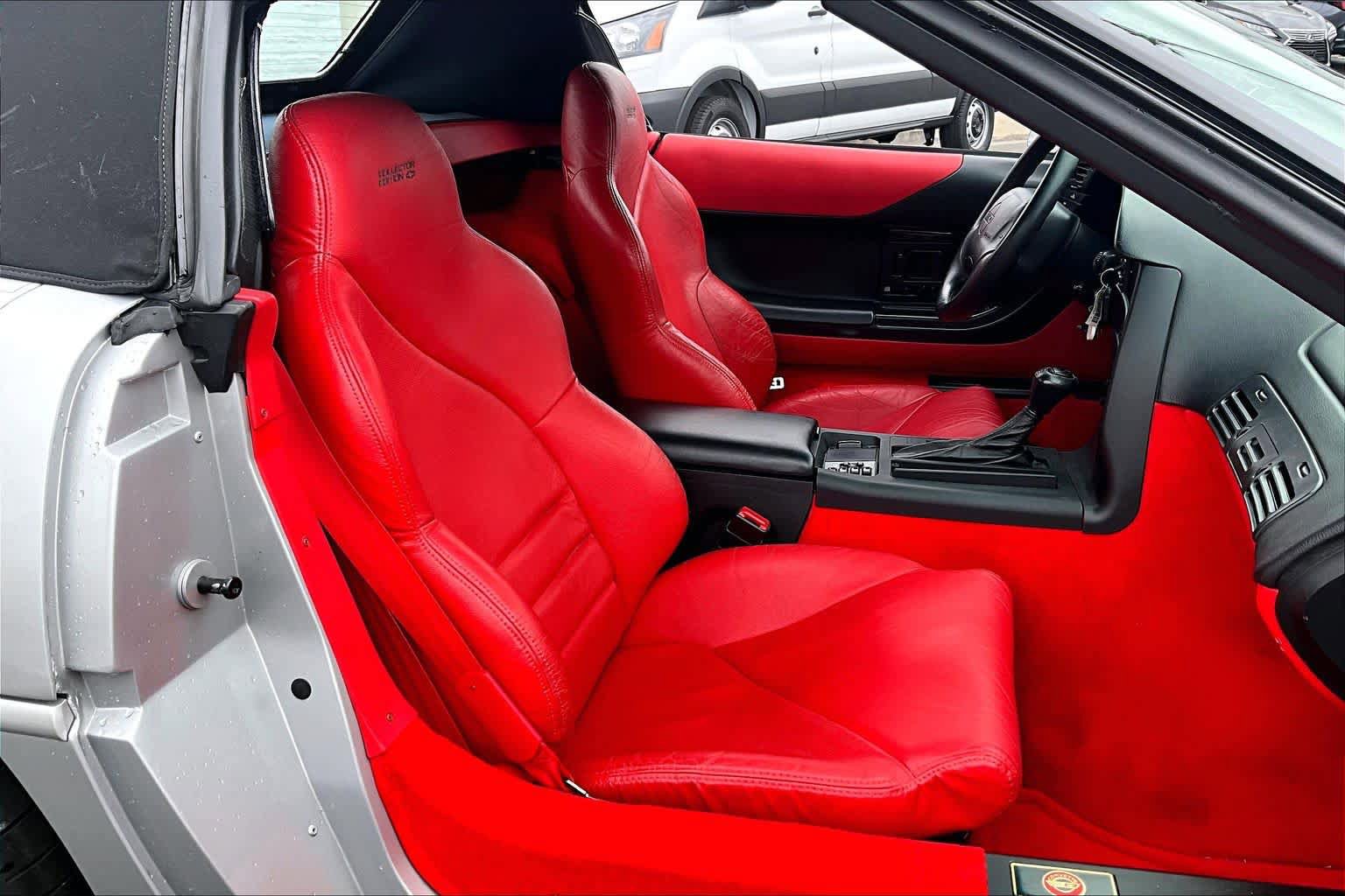 Used 1996 Chevrolet Corvette Convertible RWD image 8