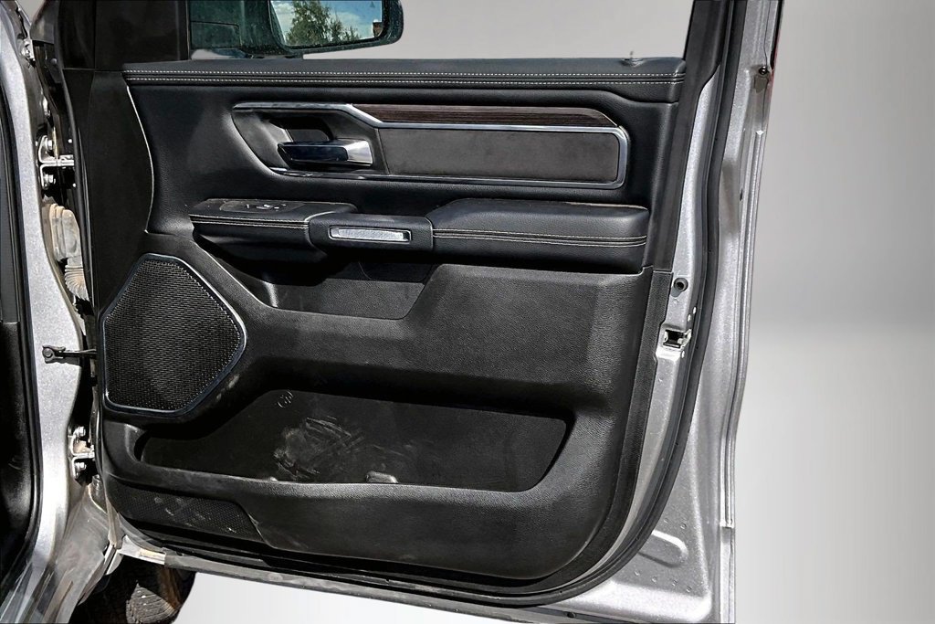 Used 2025 RAM 1500 Laramie AWD/4WD image 28