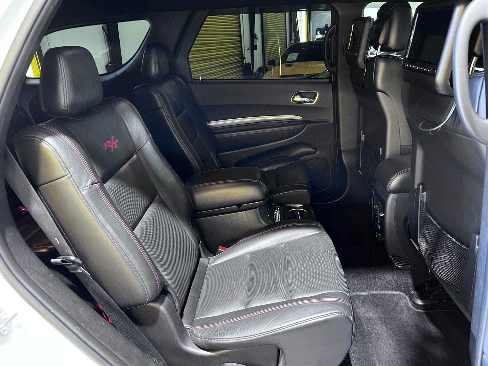Used 2018 Dodge Durango R/T w/ Technology Group AWD/4WD image 18
