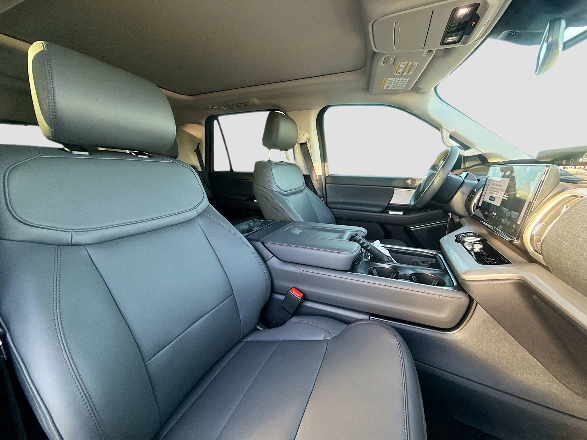 New 2025 Ford Expedition Active image 36