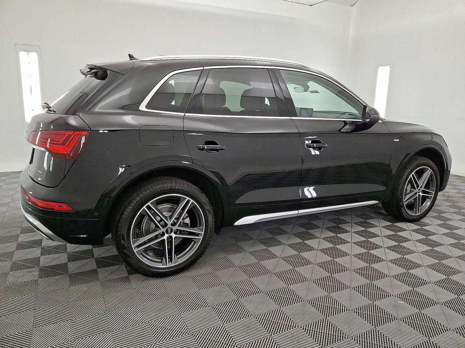 Used 2021 Audi Q5 e Prestige w/ Prestige Package AWD/4WD image 18