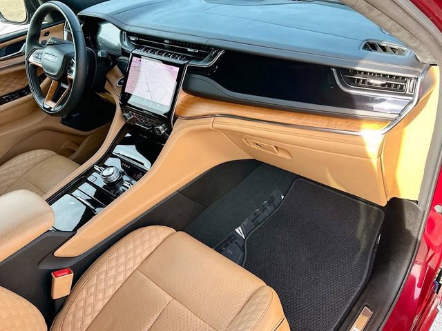 Used 2024 Jeep Grand Cherokee Summit image 10