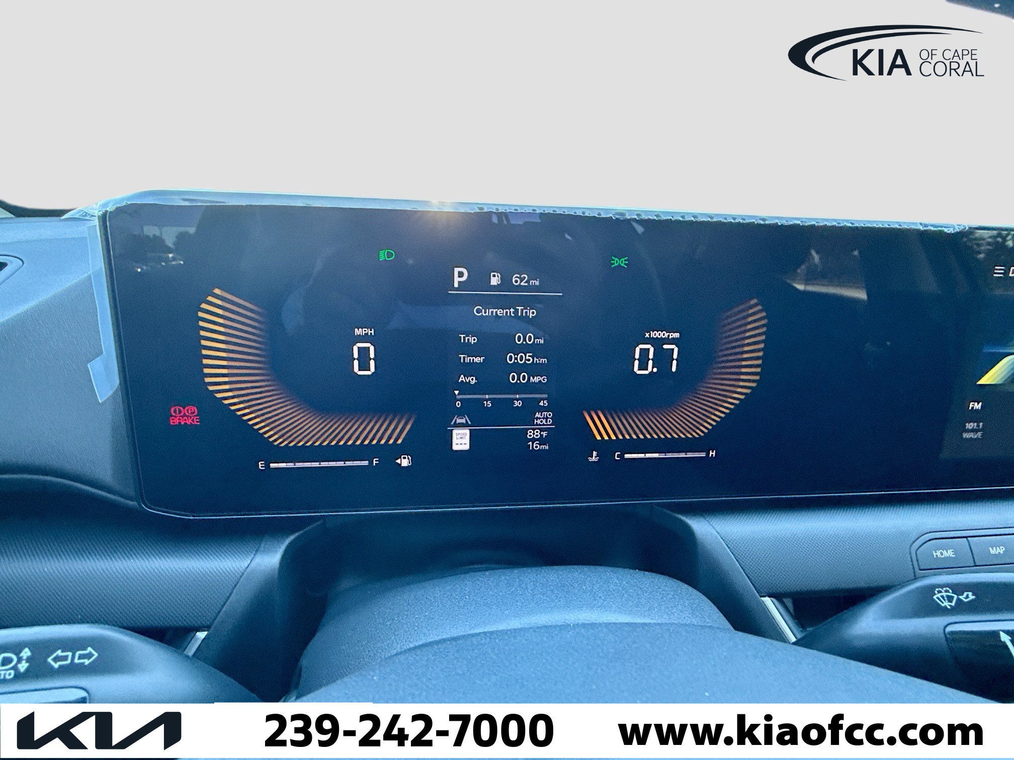 New 2025 Kia K4 LXS image 36