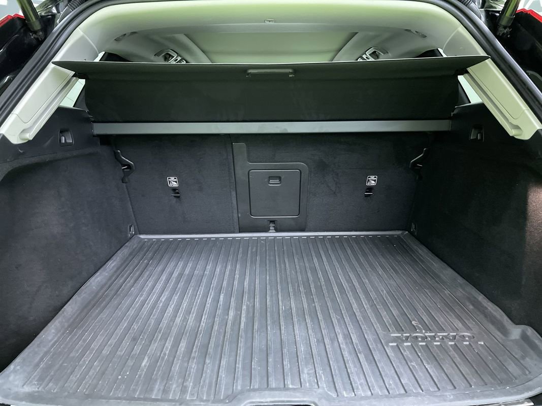 Used 2024 Volvo XC60 B5 Plus image 27