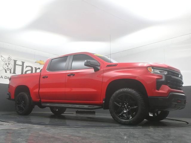 Used 2024 Chevrolet Silverado 1500 LT Trail Boss w/ Convenience Package II AWD/4WD image 2