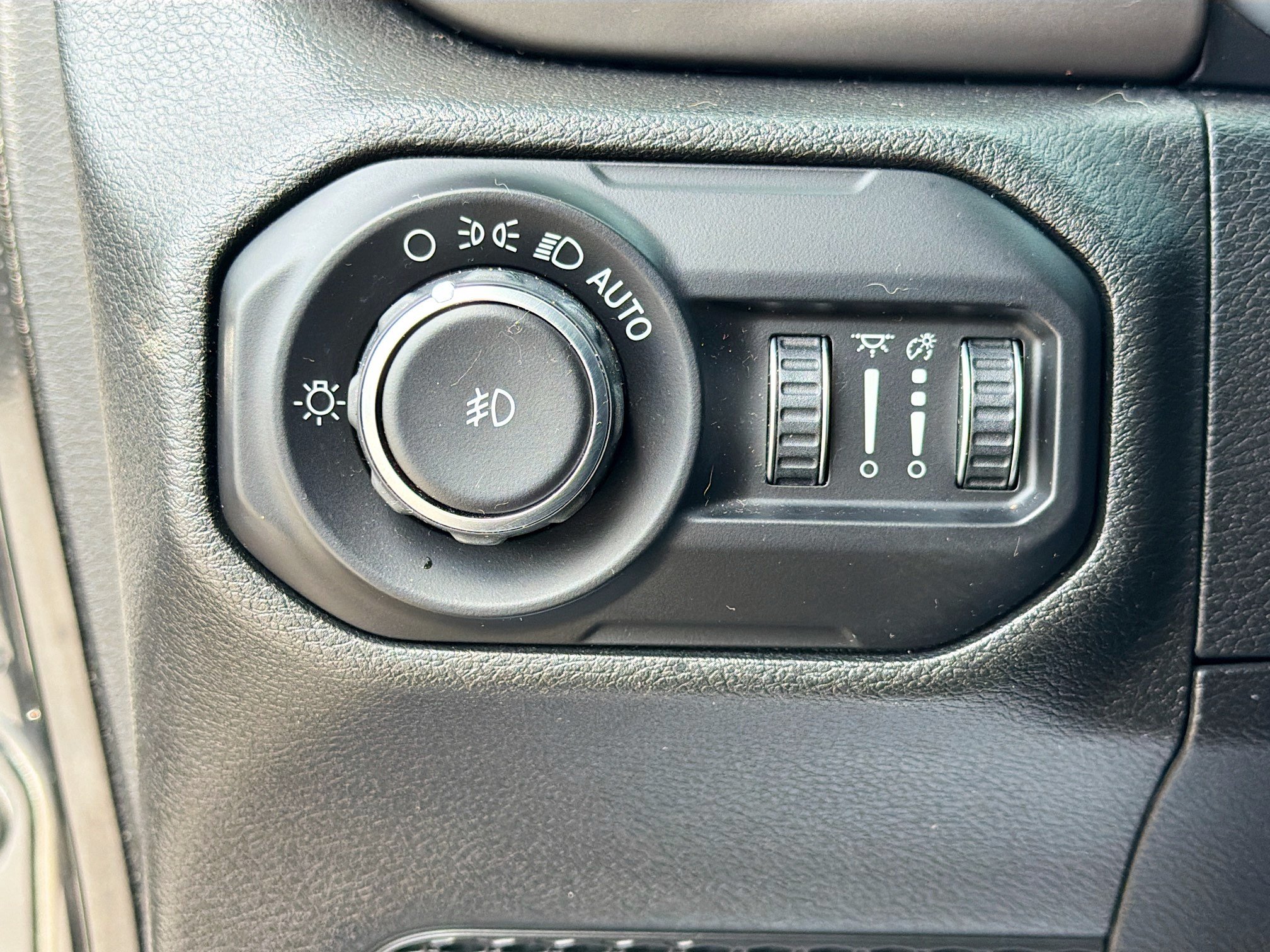 Used 2019 Jeep Wrangler Unlimited Sport S AWD/4WD image 33