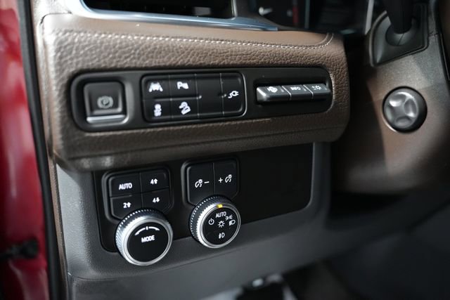 Used 2021 GMC Yukon XL Denali w/ Advanced Technology Package AWD/4WD image 13