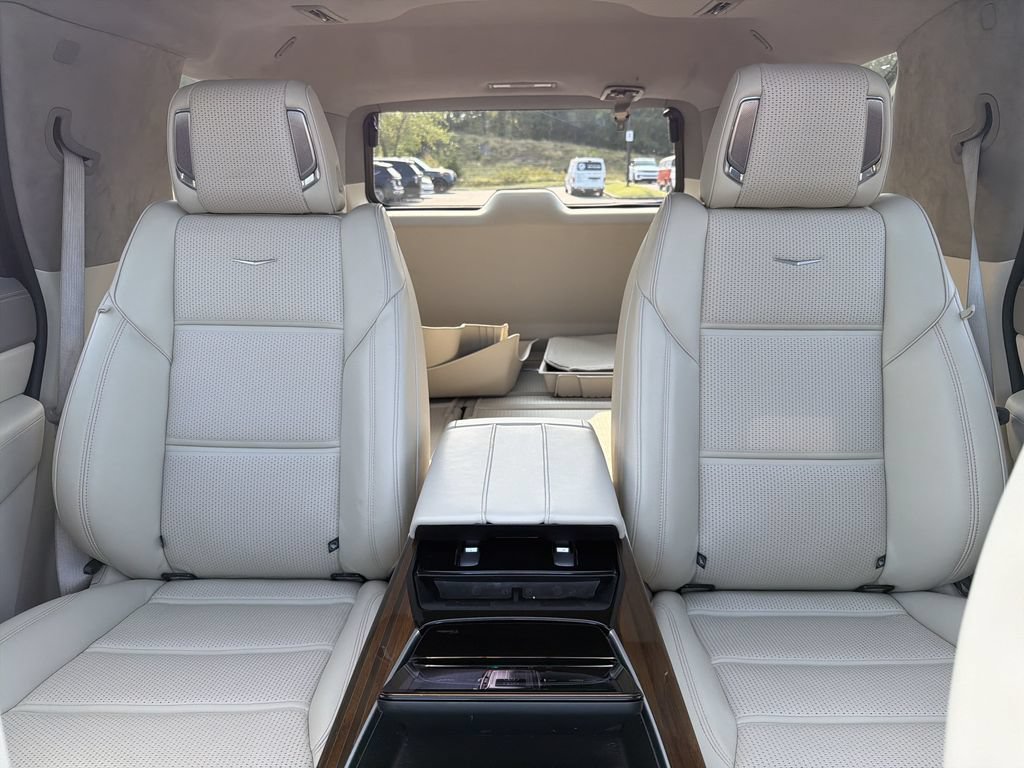 Used 2025 Cadillac Escalade Sport Platinum AWD/4WD image 29