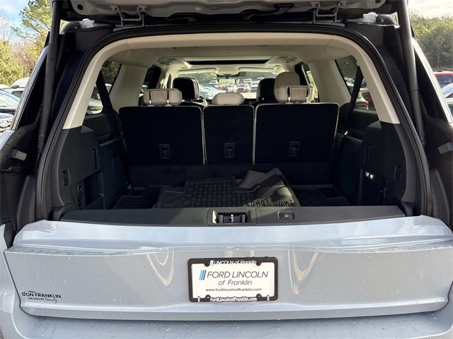 New 2025 Lincoln Navigator L Reserve image 12