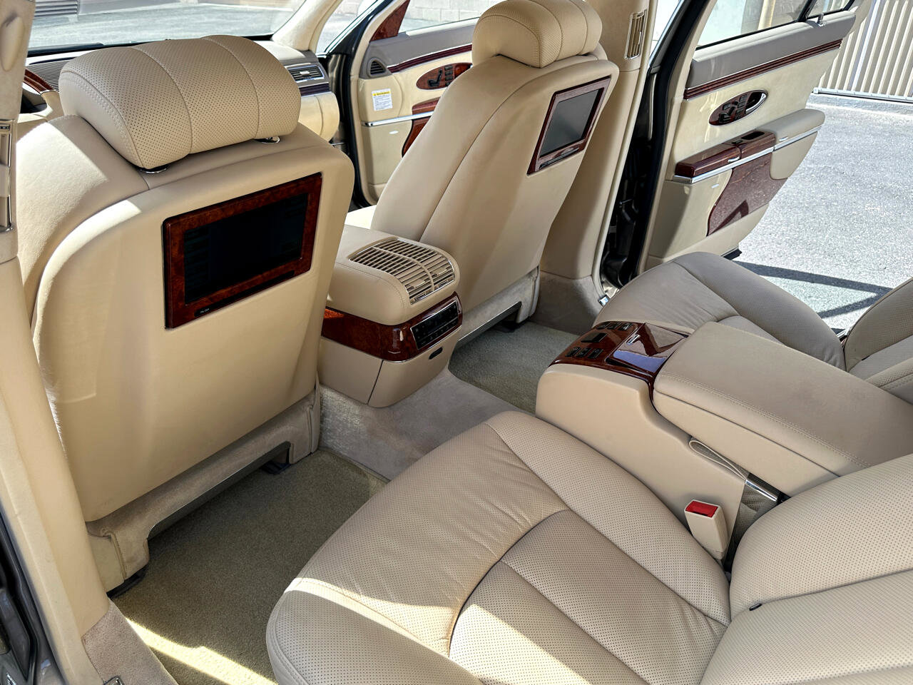 Used 2004 Maybach 57 image 32