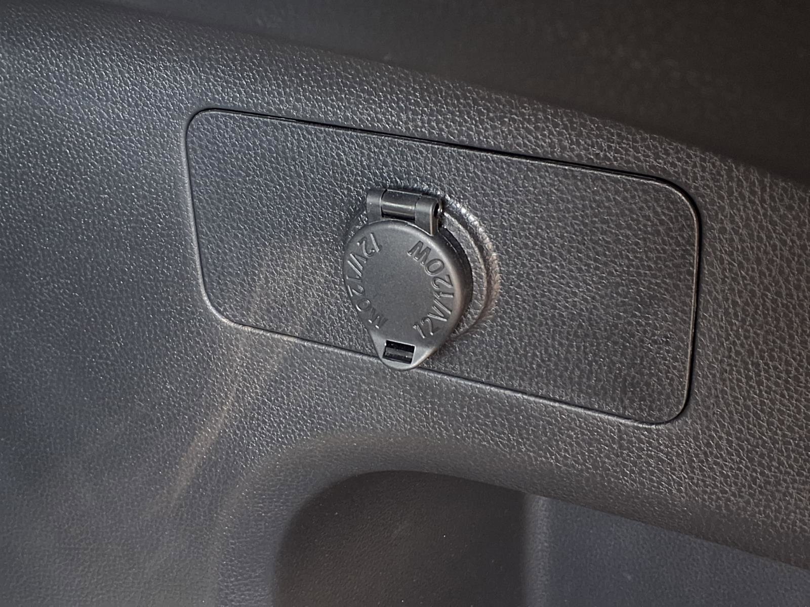Certified 2025 Toyota RAV4 XLE FWD image 25