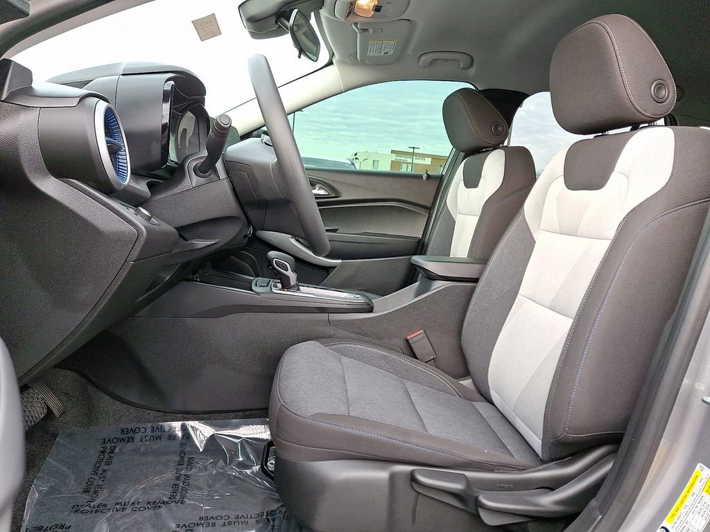 Used 2024 Chevrolet Trax LS image 15