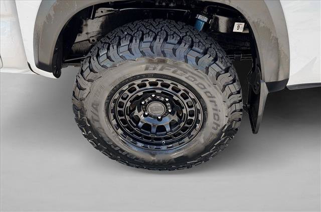 Certified 2019 Toyota Tacoma TRD Off-Road AWD/4WD image 9