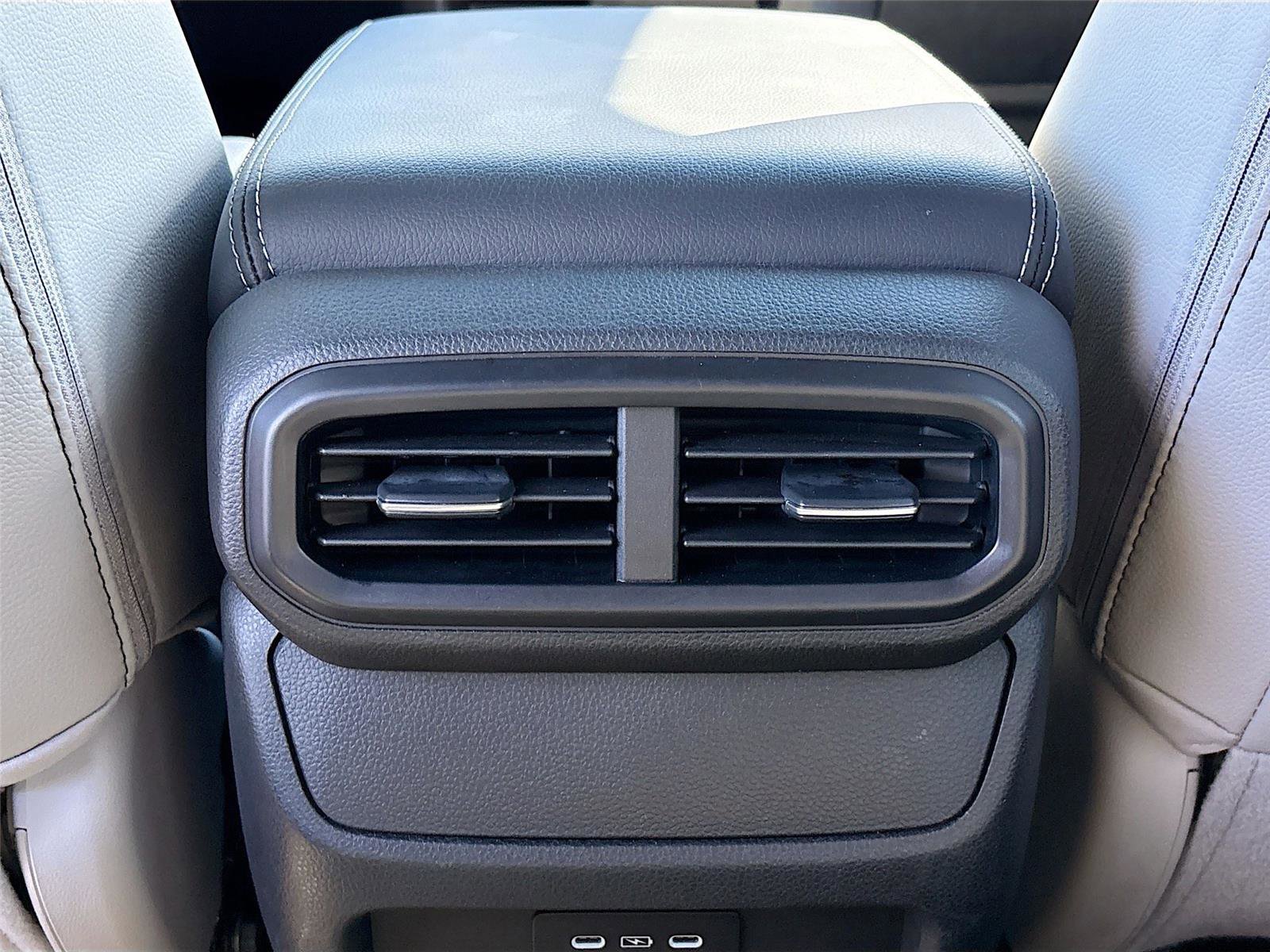 Certified 2025 Honda Passport EX-L image 30